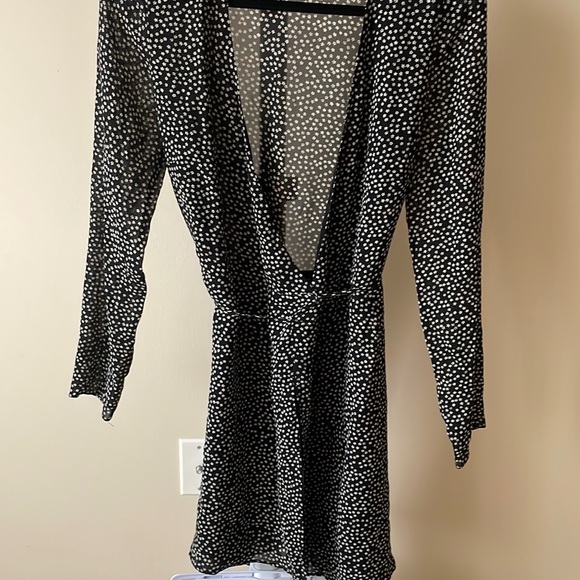 Reformation Gjelina Wrap Mini dress Nebraska Black Floral Long Sleeve Size M - Picture 5 of 9